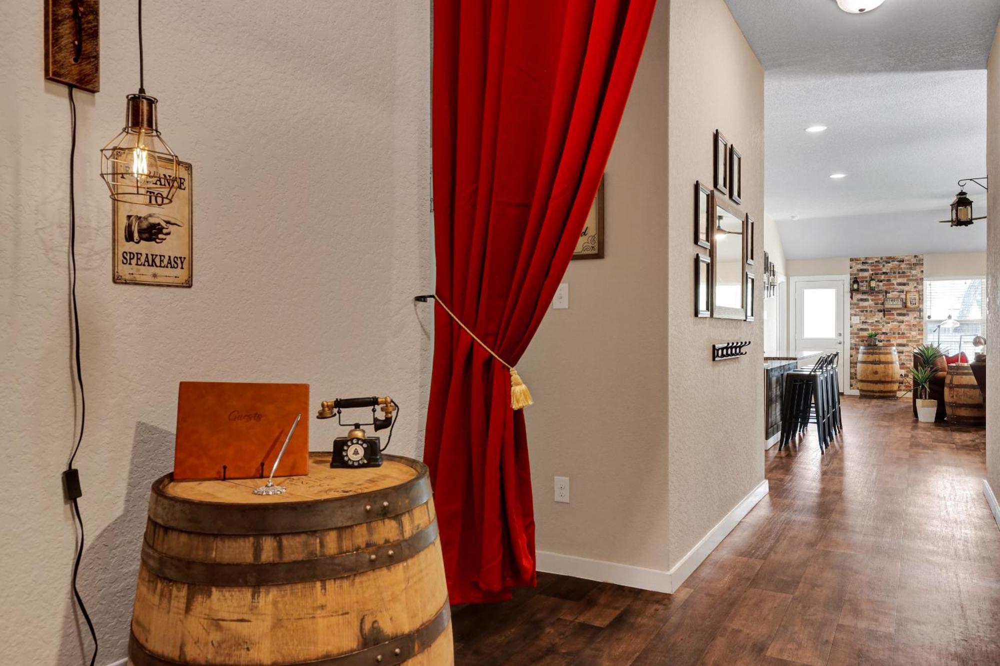 Speakeasy - A Birdy Vacation Rental San Antonio Bagian luar foto