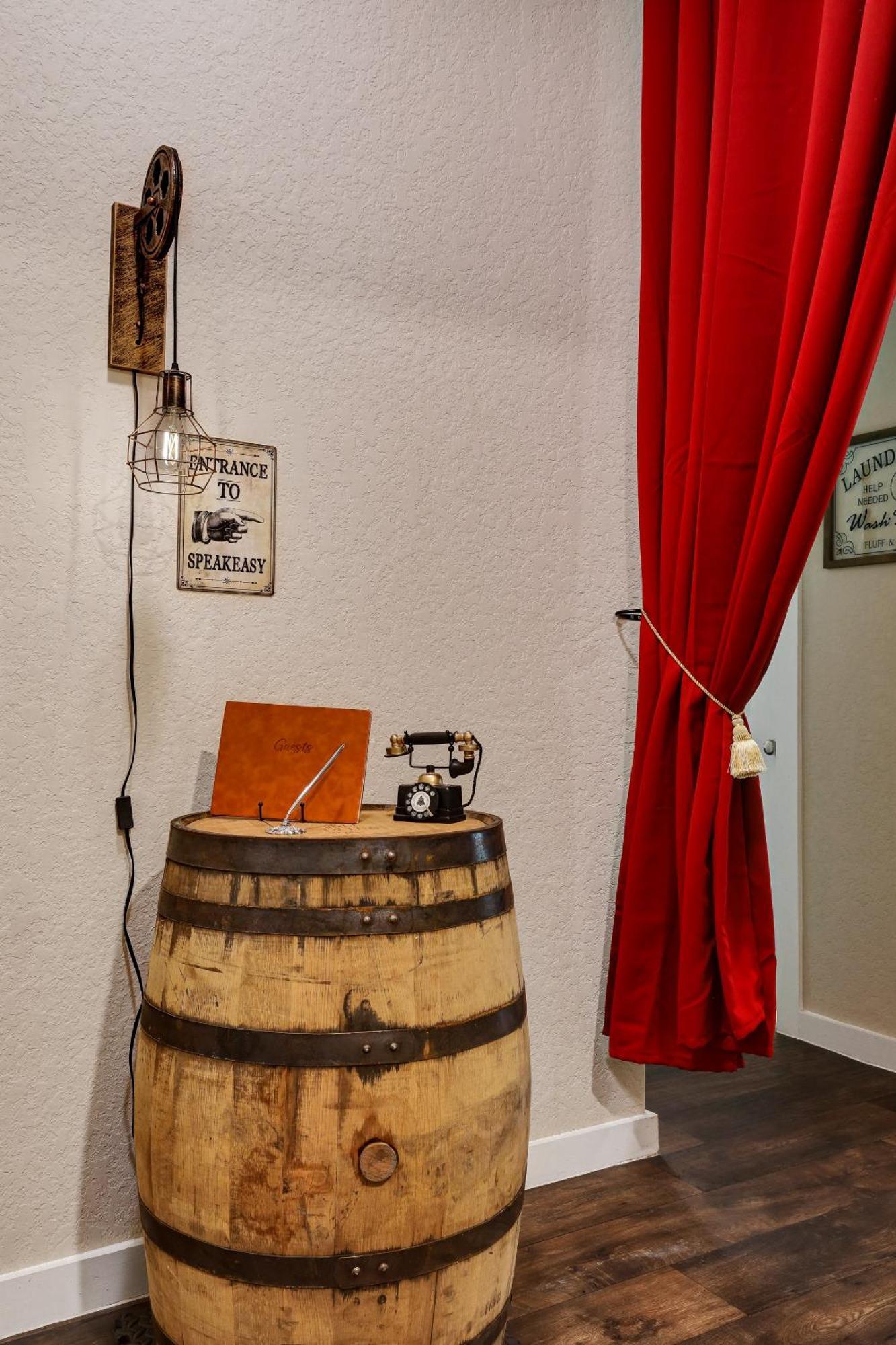 Speakeasy - A Birdy Vacation Rental San Antonio Bagian luar foto
